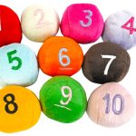 JUEGO DE PELOTAS CON 10 (COLORES Y NUMEROS)